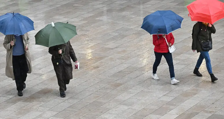 La svolta: il caldo record lascia spazio per qualche giorno a un clima più vivibile. Le previsioni