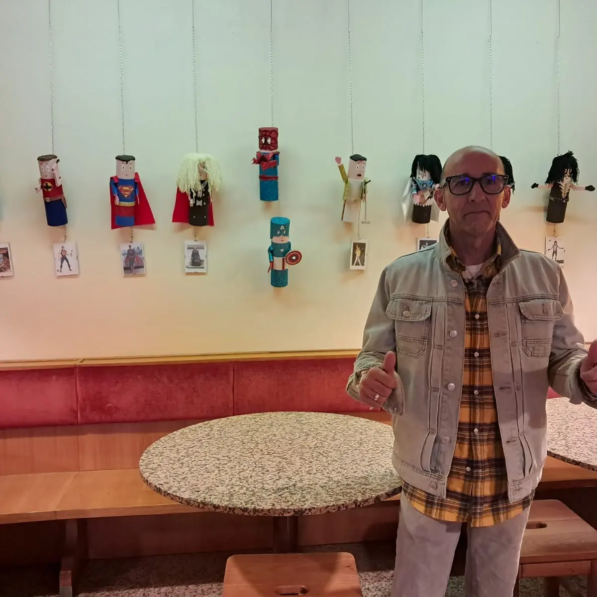 Dalla fabbrica ai pupazzi in legno: Francesco Girlanda cambia vita a 56 anni