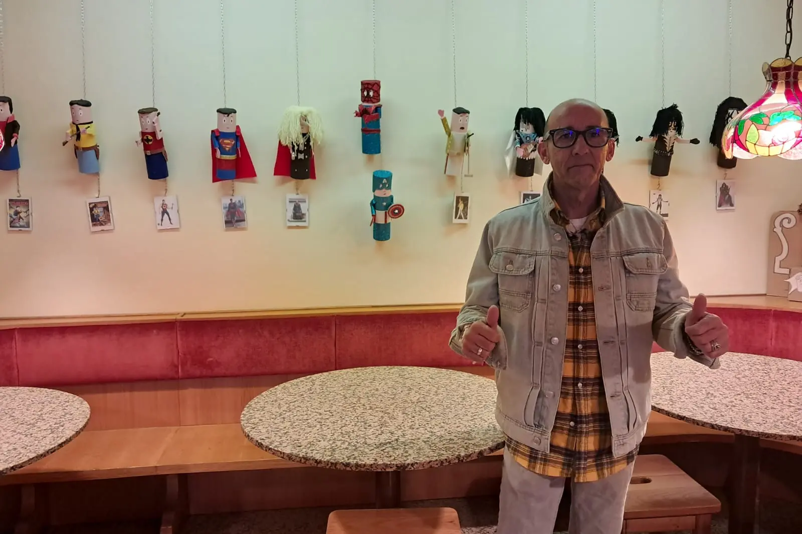 Dalla fabbrica ai pupazzi in legno: Francesco Girlanda cambia vita a 56 anni