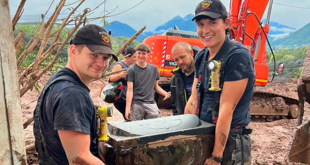 Acquario emerge dal fango: pesci trovati vivi in Alto Adige