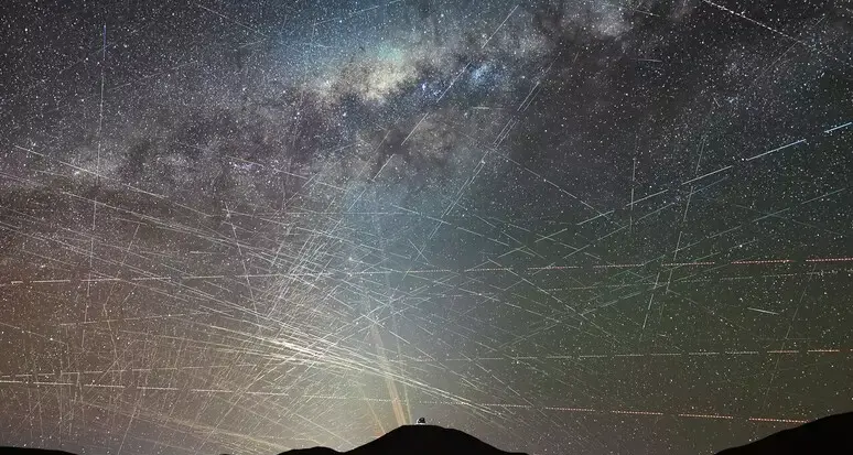 Gli astronomi: con 1,7 milioni di satelliti in orbita conseguenze devastanti