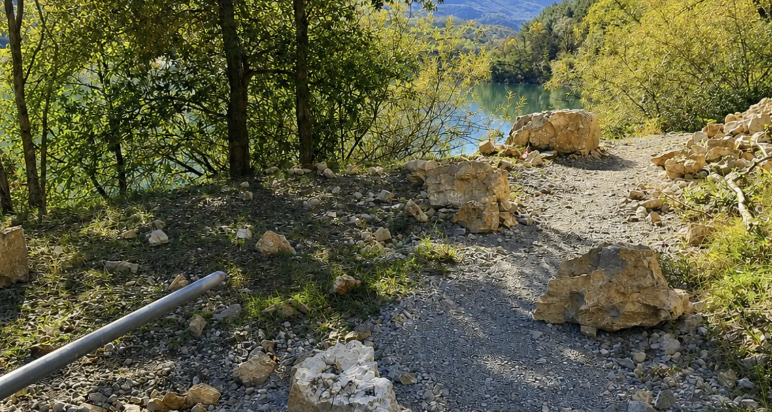 Lago di Cavedine, riapre il sentiero sulla sponda occidentale dopo la frana