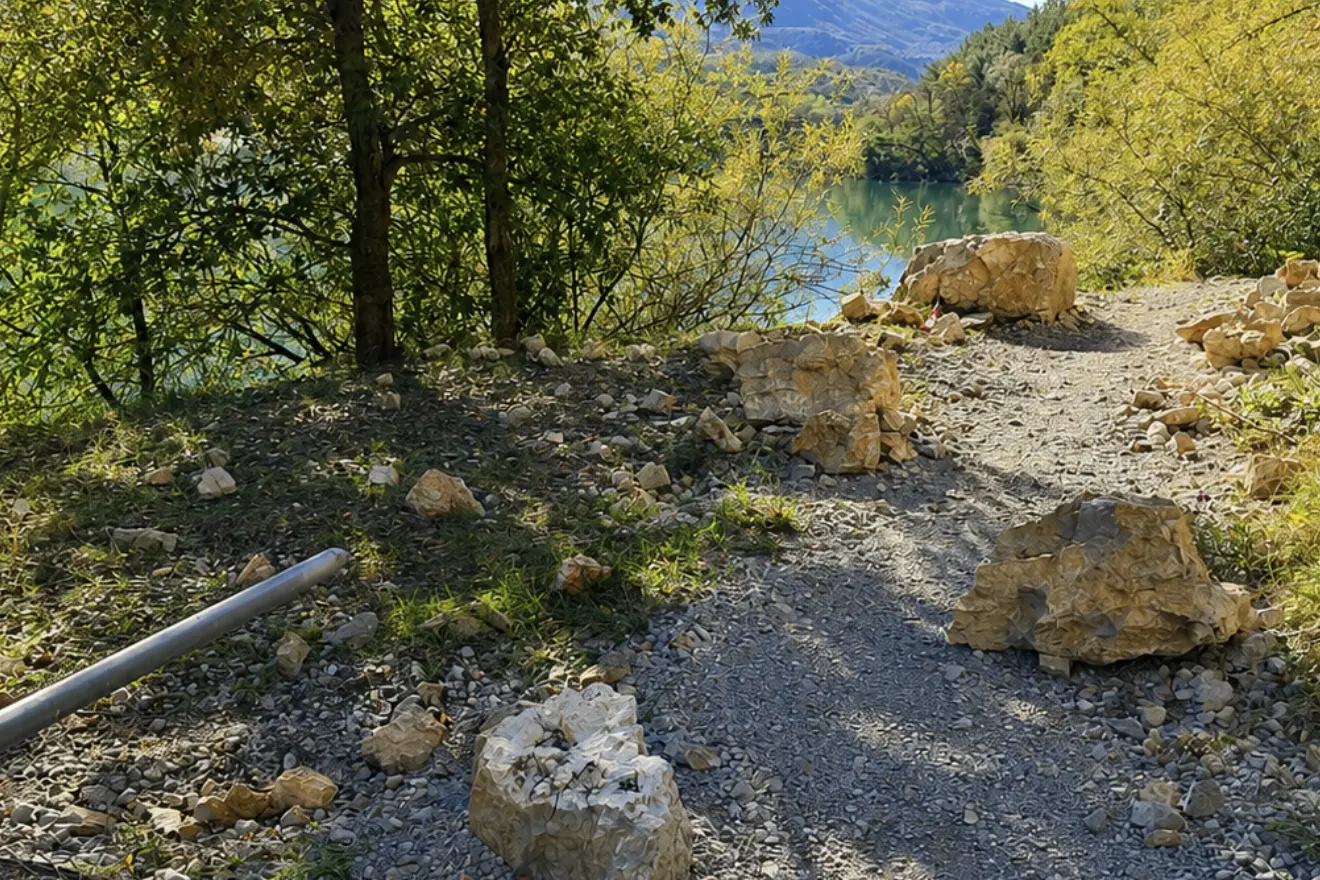 Lago di Cavedine, riapre il sentiero sulla sponda occidentale dopo la frana