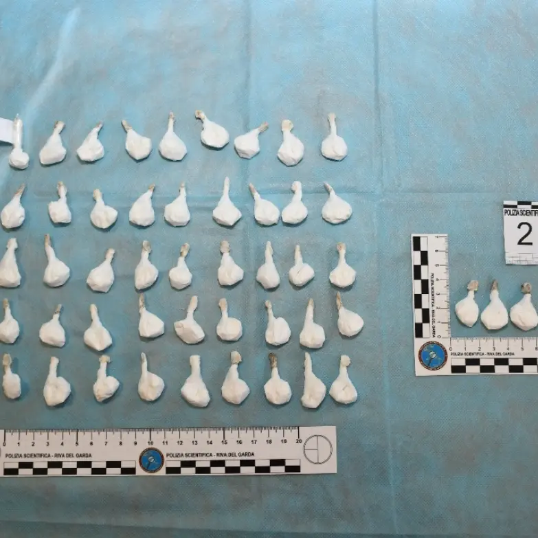 Arco, espulso a marzo torna in Italia: arrestato con 50 dosi di cocaina