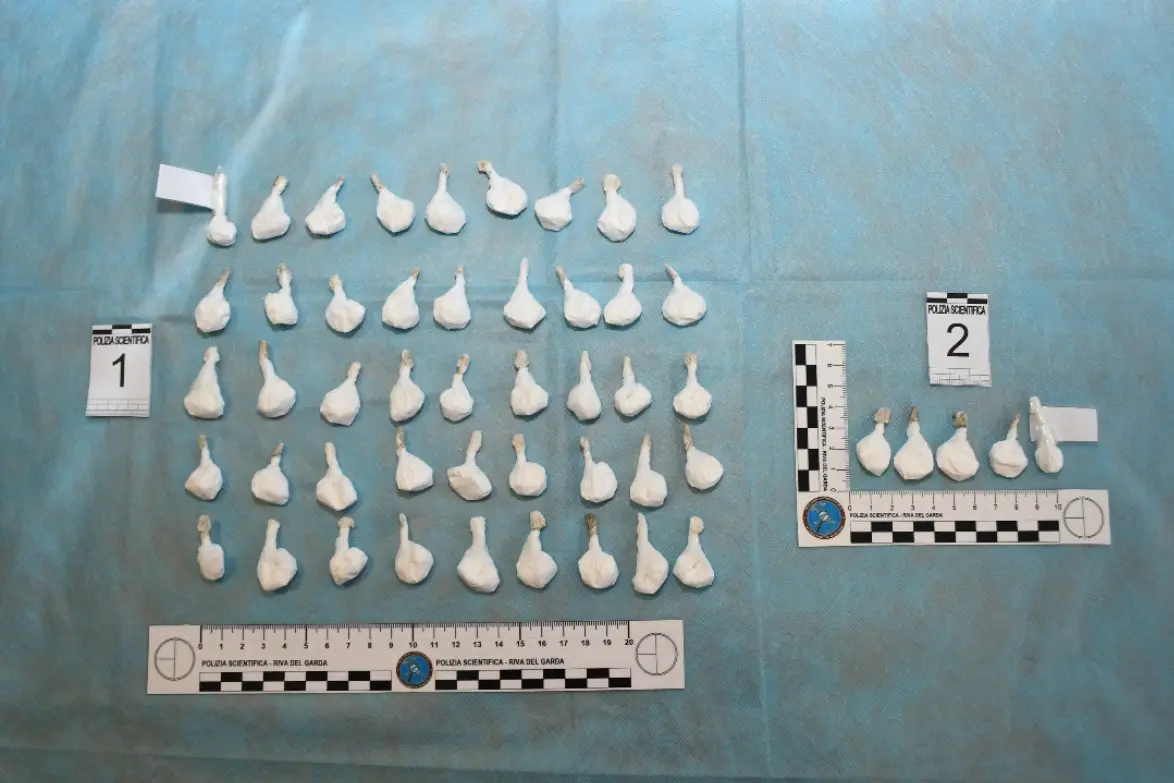 Arco, espulso a marzo torna in Italia: arrestato con 50 dosi di cocaina