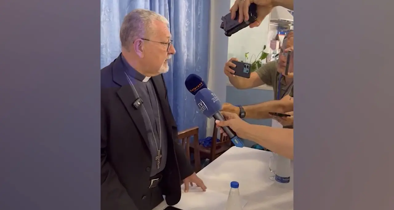 Migranti, l'arciv. Damiano: \"La dignità umana non anneghi nel Mediterraneo\"
