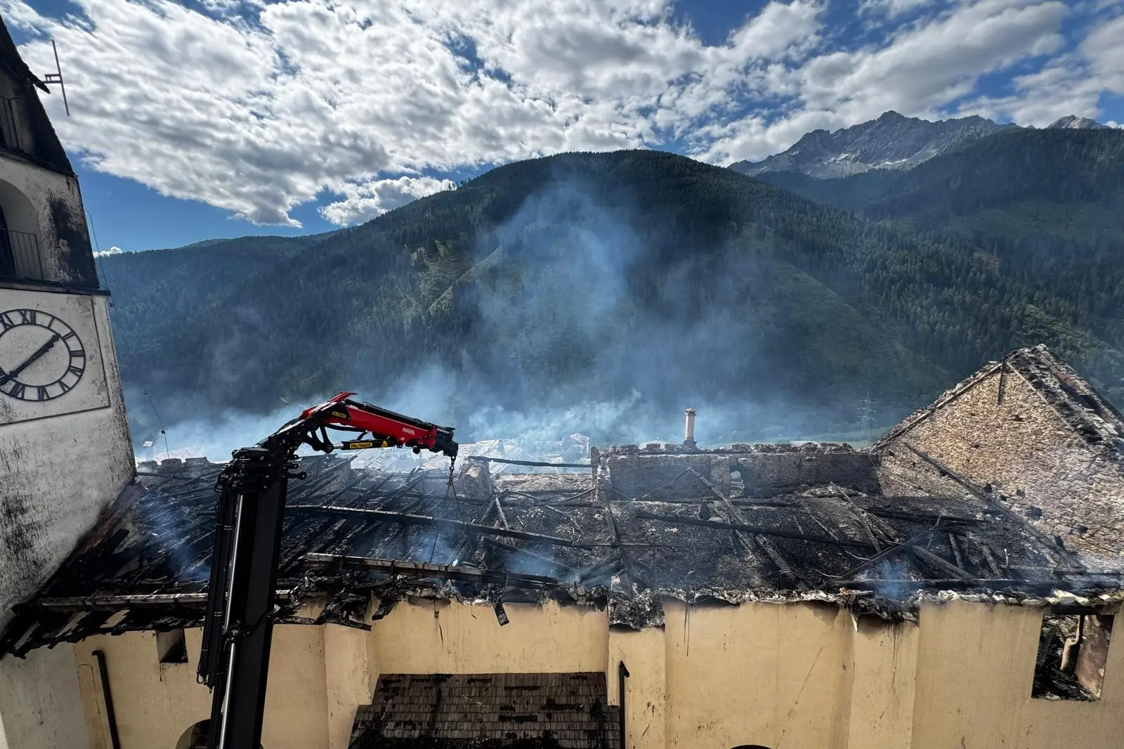 Incendio a Fraviano, il messaggio di Maura Delpero: «Vicina a tutti»