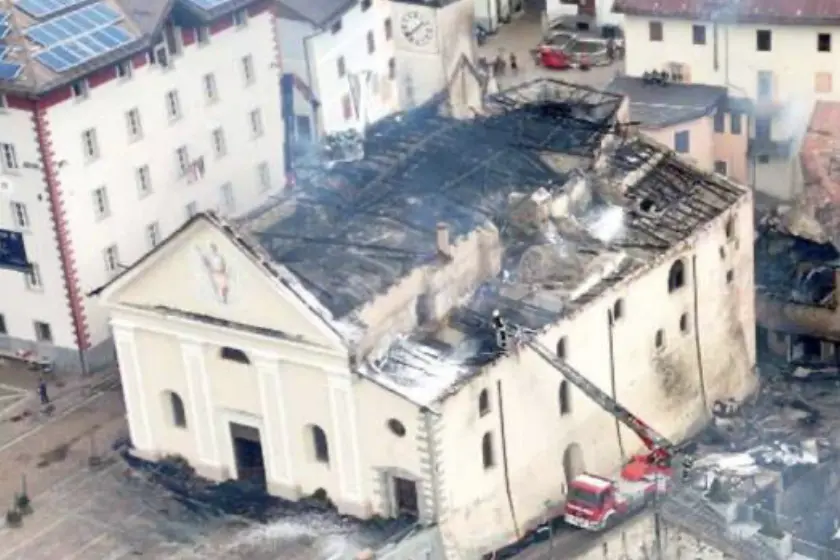 Incendio a Fraviano, danni per almeno 3 milioni: Itas avvia i primi risarcimenti