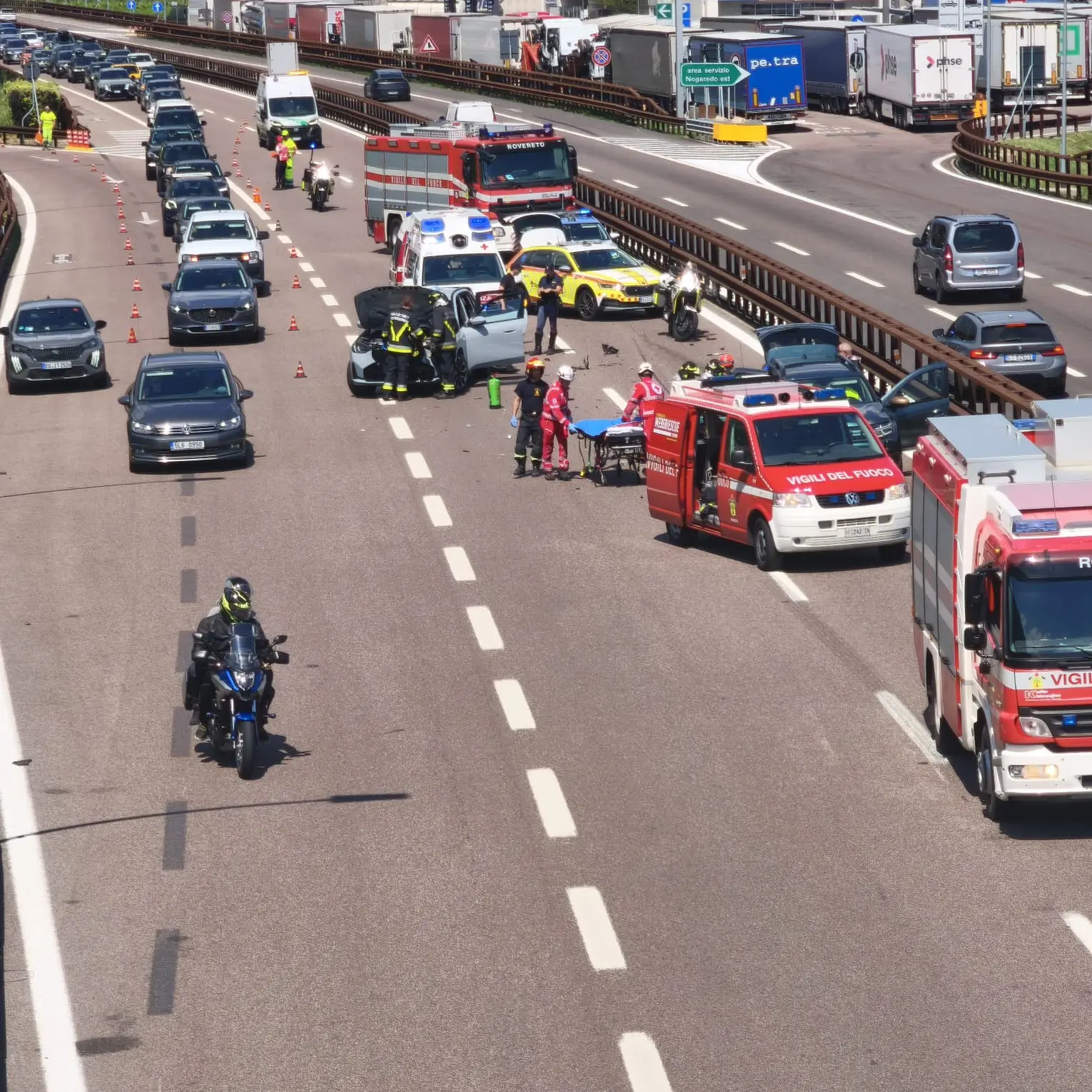 A22, scontro tra due vetture all'altezza di Nogaredo: un ferito