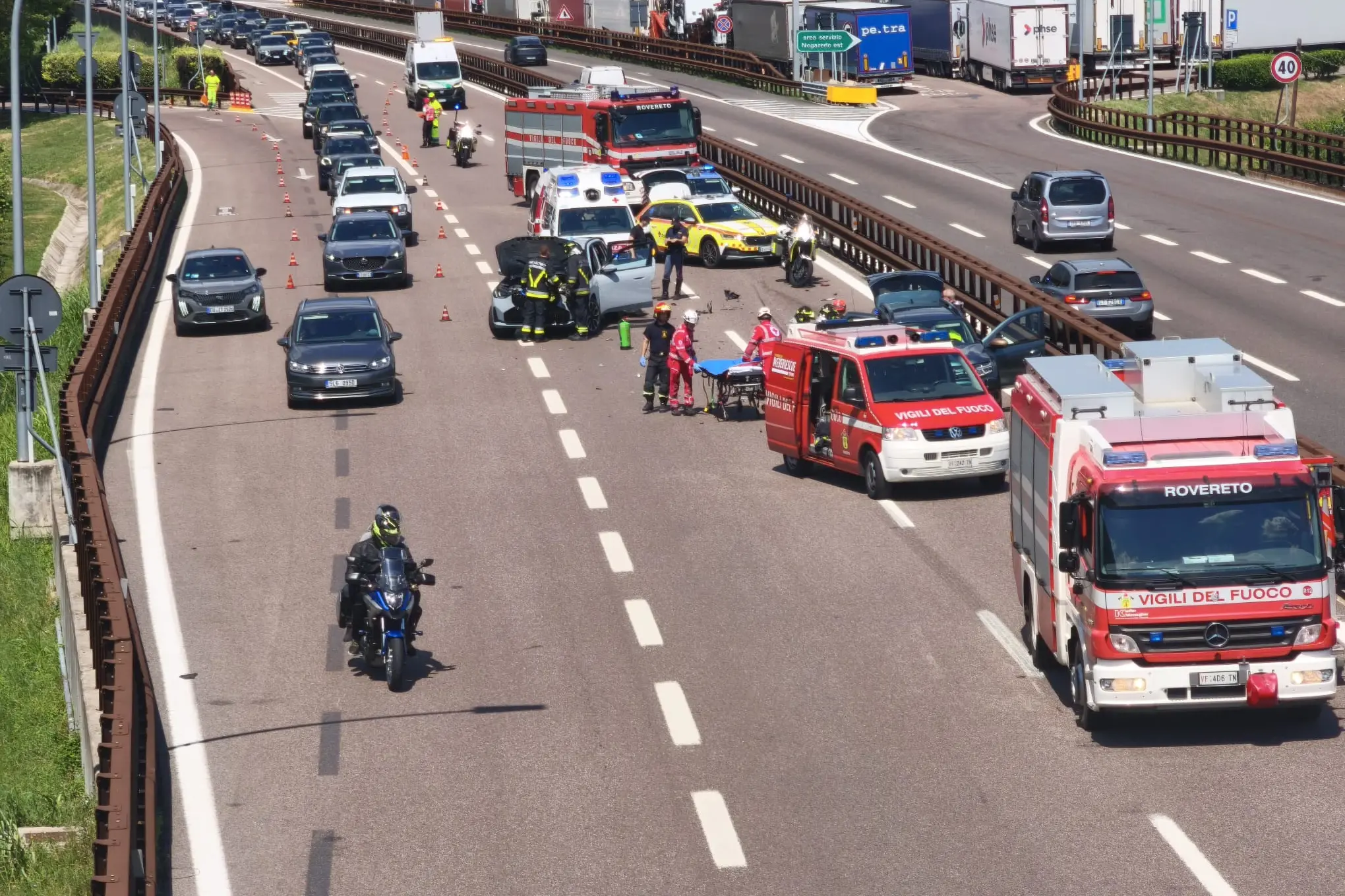 A22, scontro tra due vetture all'altezza di Nogaredo: un ferito