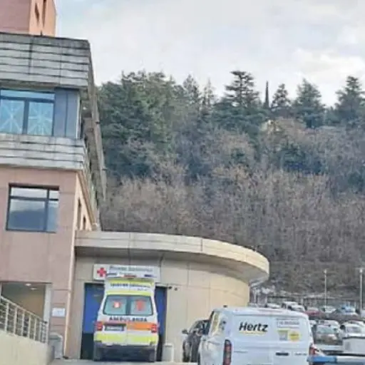 Aggredì il collega con pugni e calci: condannato a risarcire 6.200 euro