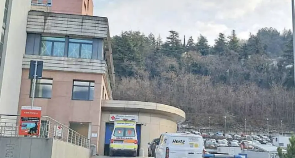 Aggredì il collega con pugni e calci: condannato a risarcire 6.200 euro
