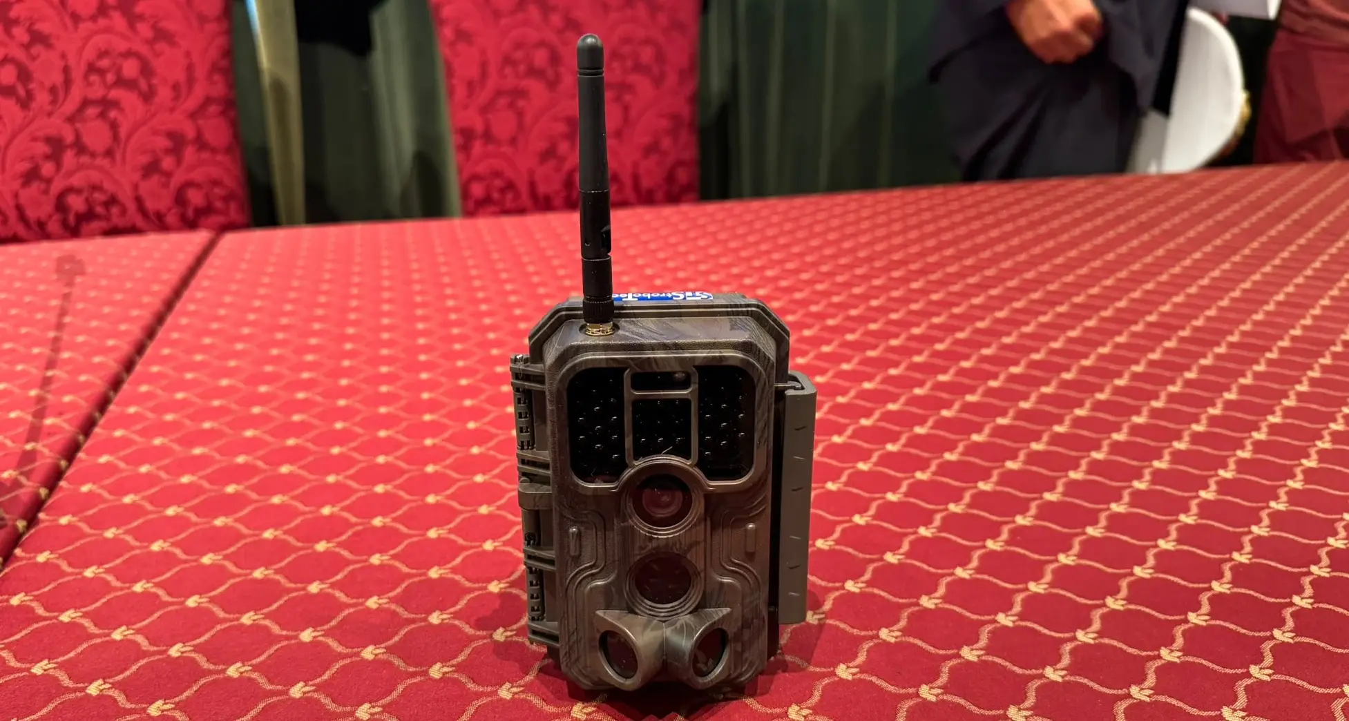 Trento, cinque nuove “fototrappole” per individuare chi abbandona i rifiuti