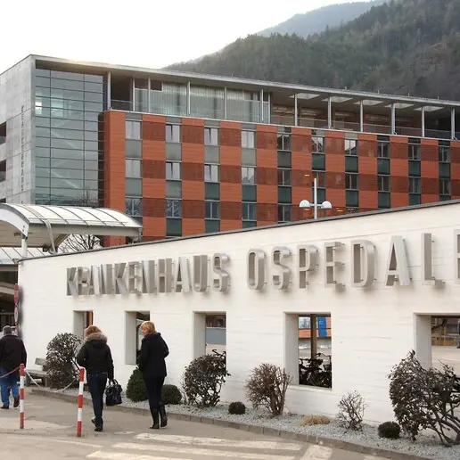 Donna investita sulle strisce pedonali: è in gravi condizioni