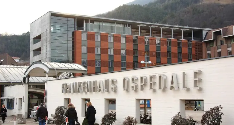 Donna investita sulle strisce pedonali: è in gravi condizioni