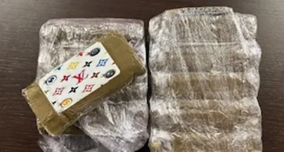 Cocaina e hashish a domicilio, 5 arresti: dalla droga sequestrata ricavabili 27mila dosi