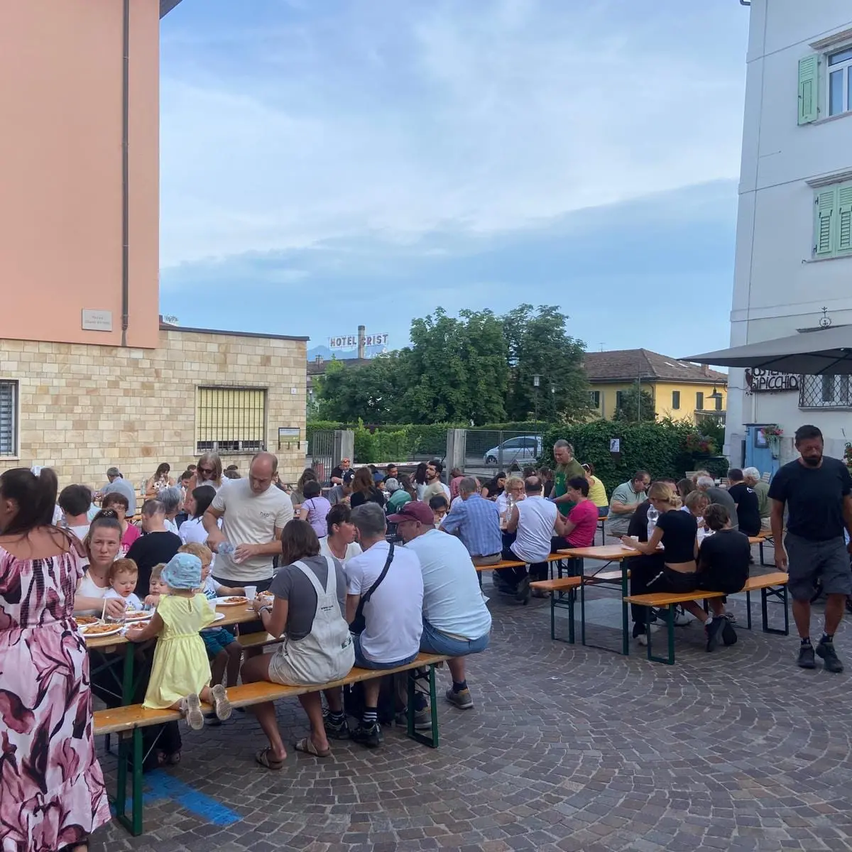 Cles, una piazza piena di sorrisi per la festa estiva di Gsh
