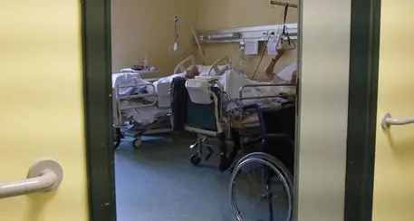 Rsa di via Vittorio Veneto, Parolari: «Familiare allontanato alle 18, basta trattare gli anziani come in un carcere»