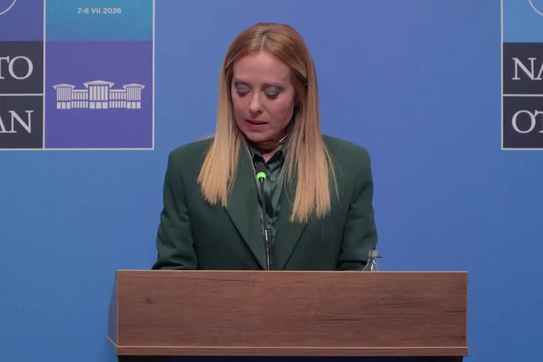 Meloni: \"Se investiamo in difesa quei soldi devono restare in Italia\"