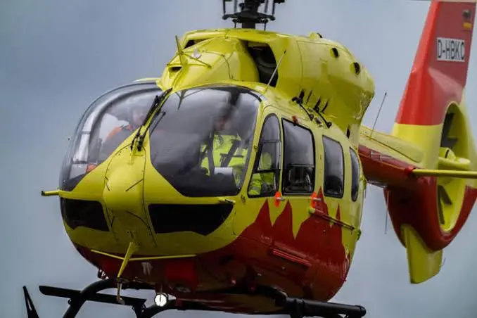 Capriana, frontale tra camion dei rifiuti e furgone: due feriti incastrati