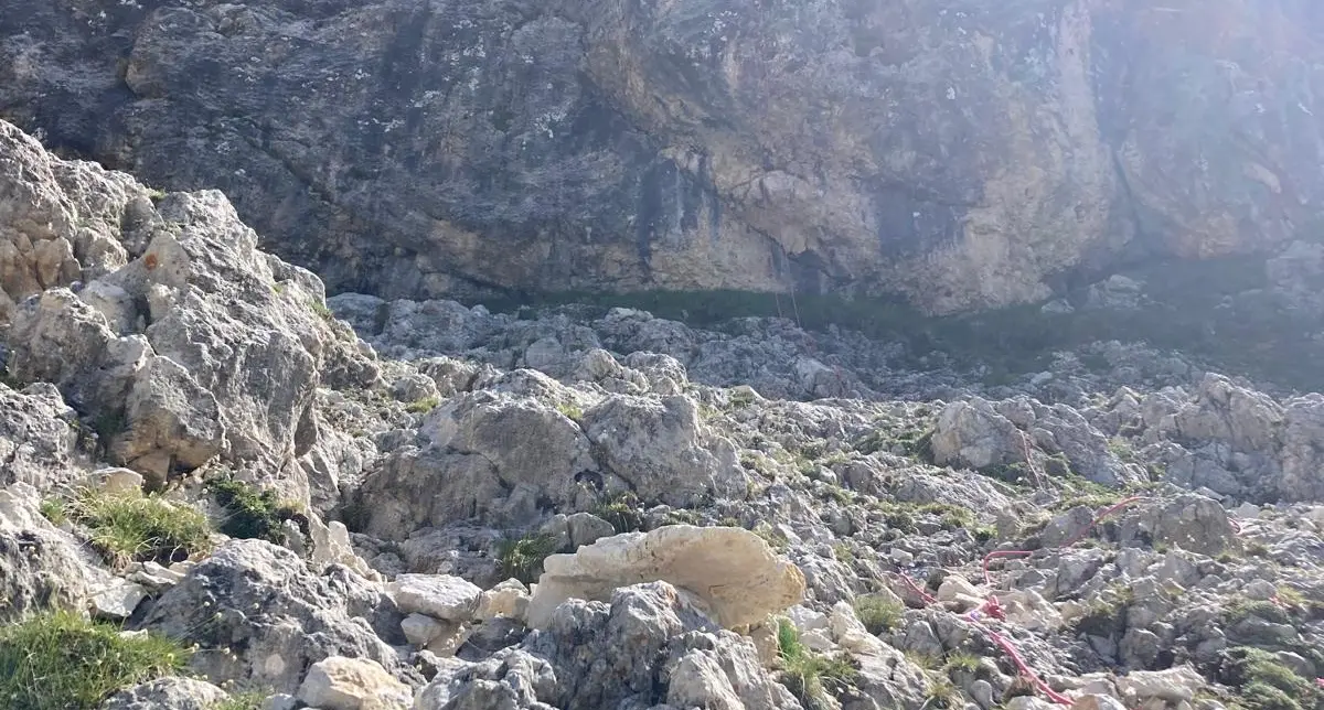 Climber precipita per 40 metri sulla Roda del Diavolo: è grave