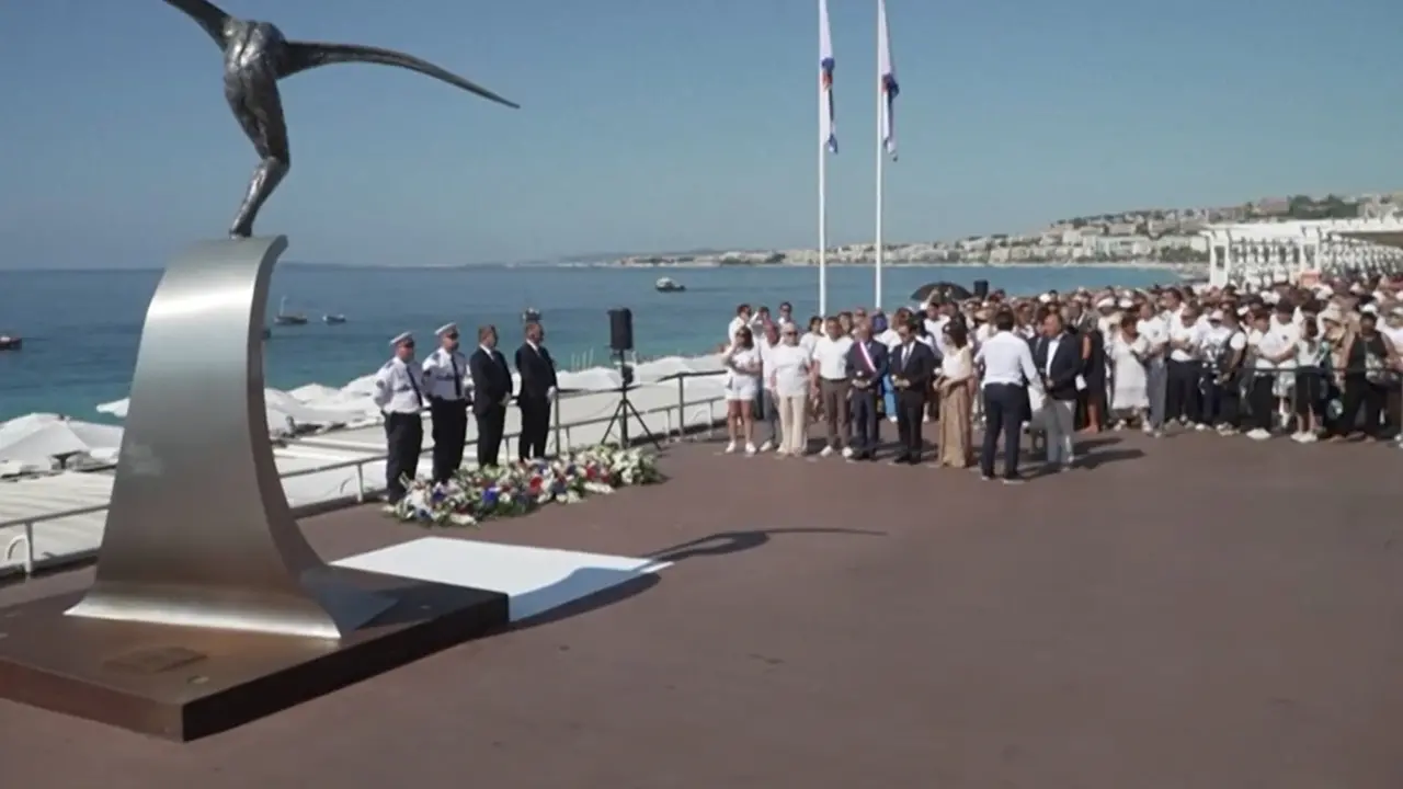 Nizza, commemorazione a 10 anni dall'attentato sulla Promenade des Anglais