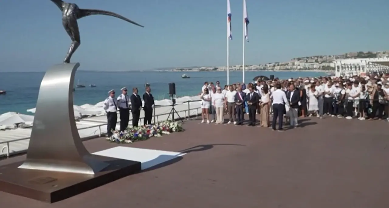 Nizza, commemorazione a 10 anni dall'attentato sulla Promenade des Anglais