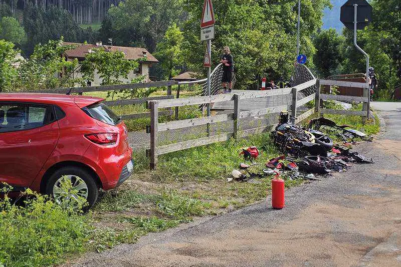 Bezzecca, scontro tra un’auto e una moto: morta una persona
