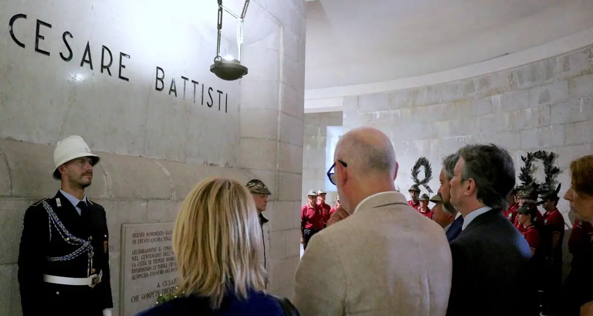 Cesare Battisti, il ricordo sul Doss Trento: “Memoria e responsabilità civile”