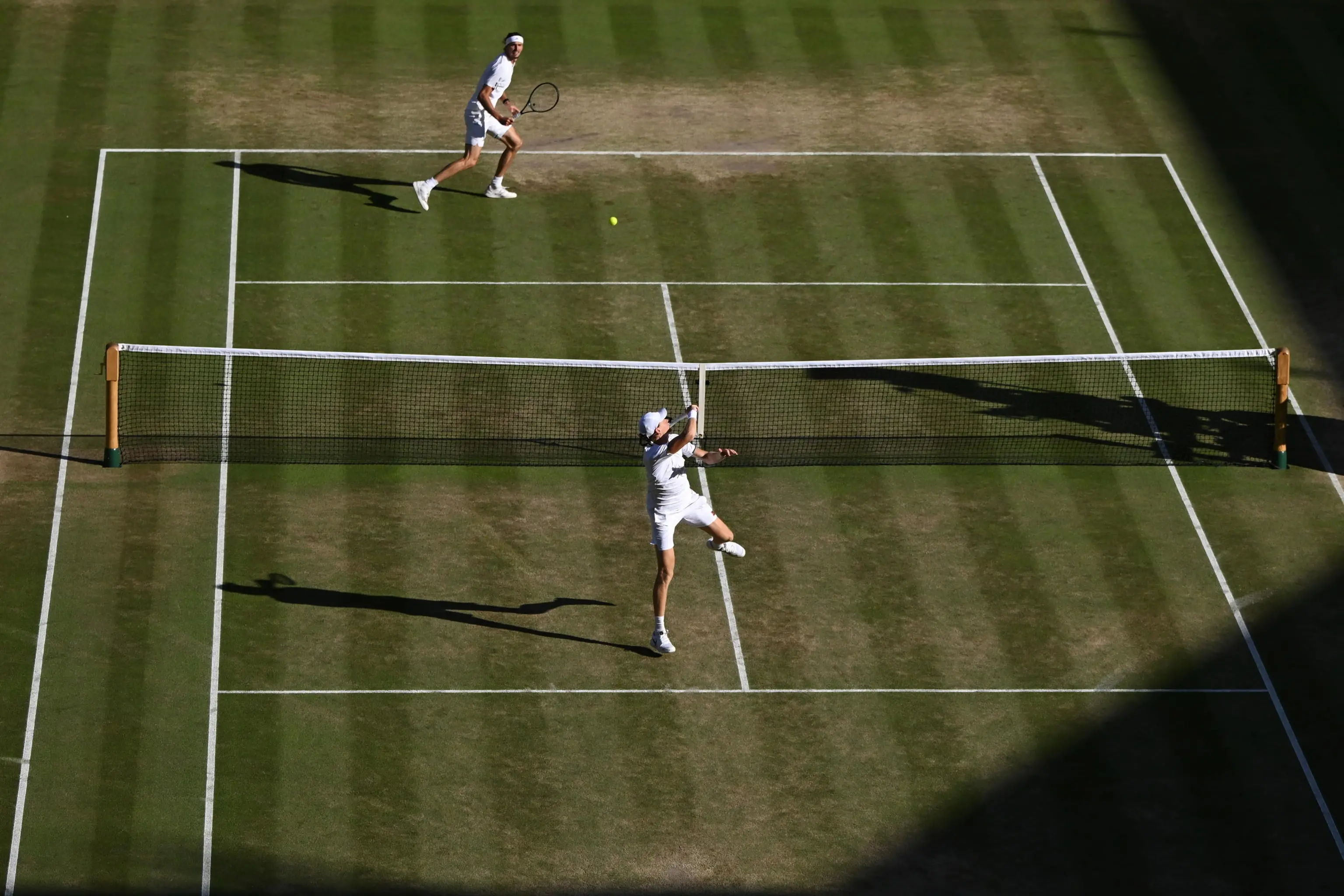 Sinner in vantaggio 2-1 su Zverev: decisivo il break nel terzo set