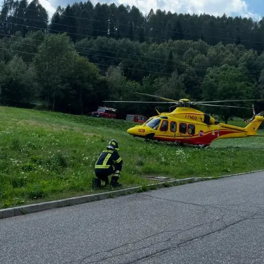 Scontro tra auto e moto a Commezzadura: 66enne trasportato in elicottero al Santa Chiara