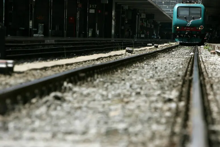 Pendolari Rovereto-Bolzano, de Bertolini: «Costi quasi tripli rispetto a chi parte da Trento»