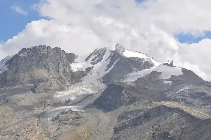 Tragedia sul Gran Paradiso: due alpinisti perdono la vita in un crepaccio