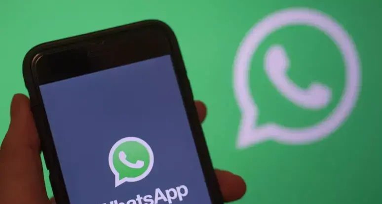 ChatGPT torna su WhatsApp in Italia: di nuovo disponibile dopo sei mesi