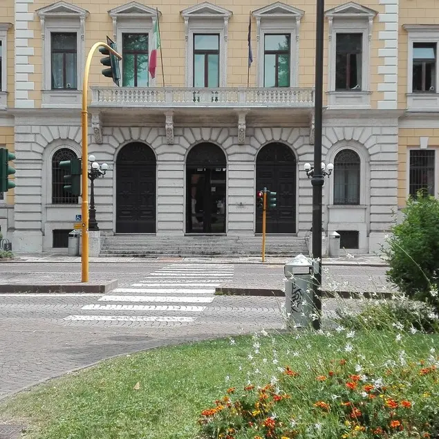 Trento, ferisce una donna con una pistola a piombini: arresto convalidato