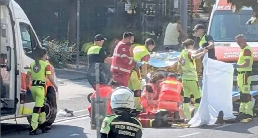 Incidente mortale in via Resia: un ciclista 83enne perde la vita
