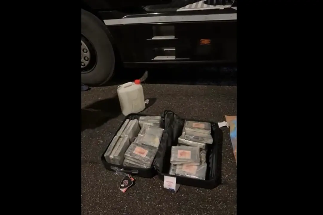 Scoperti 111 chili di cocaina a bordo di un camion, tre arresti a Parma
