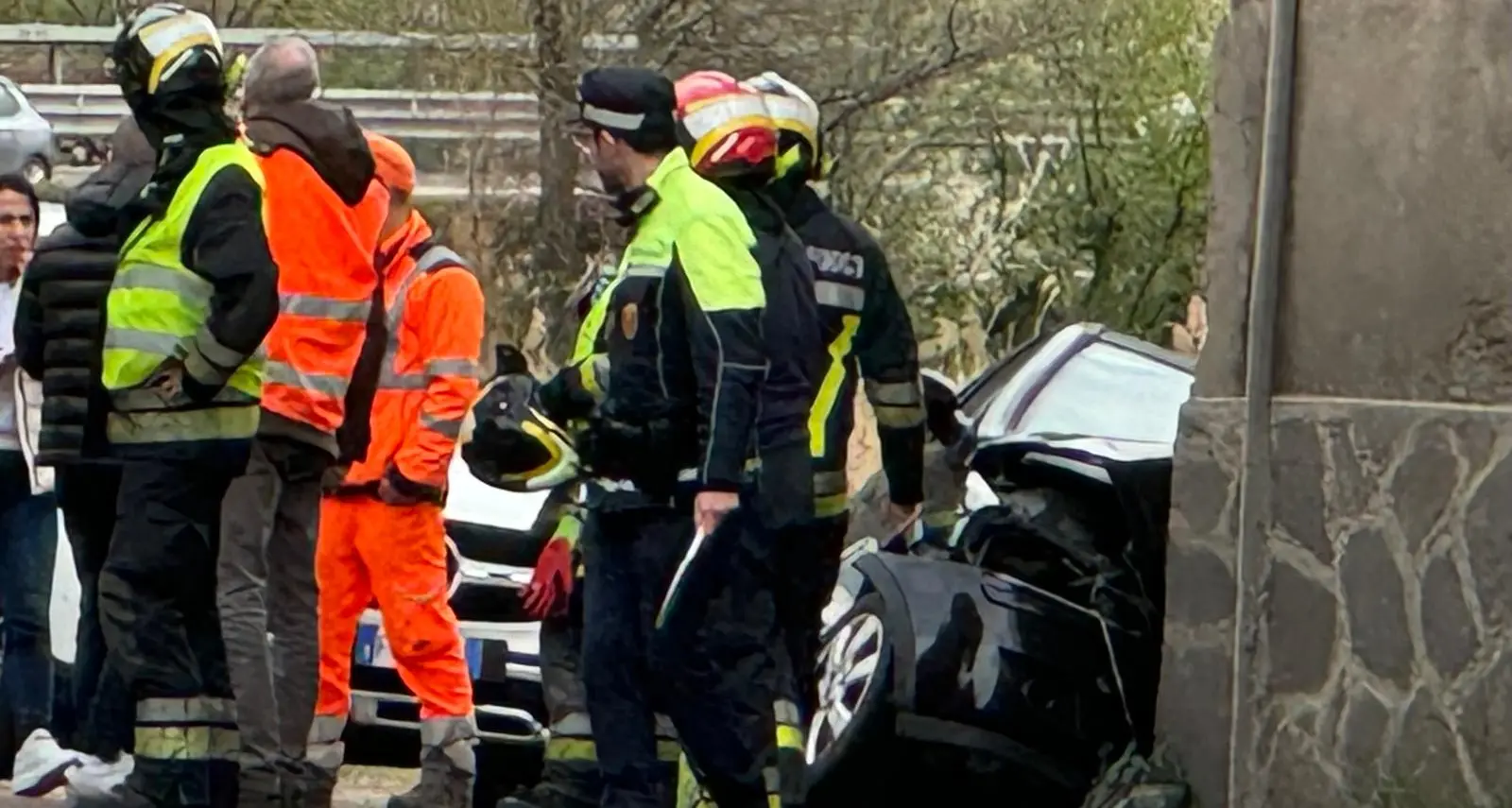 Si schianta contro il muro di una casa a San Cristoforo: grave un automobilista