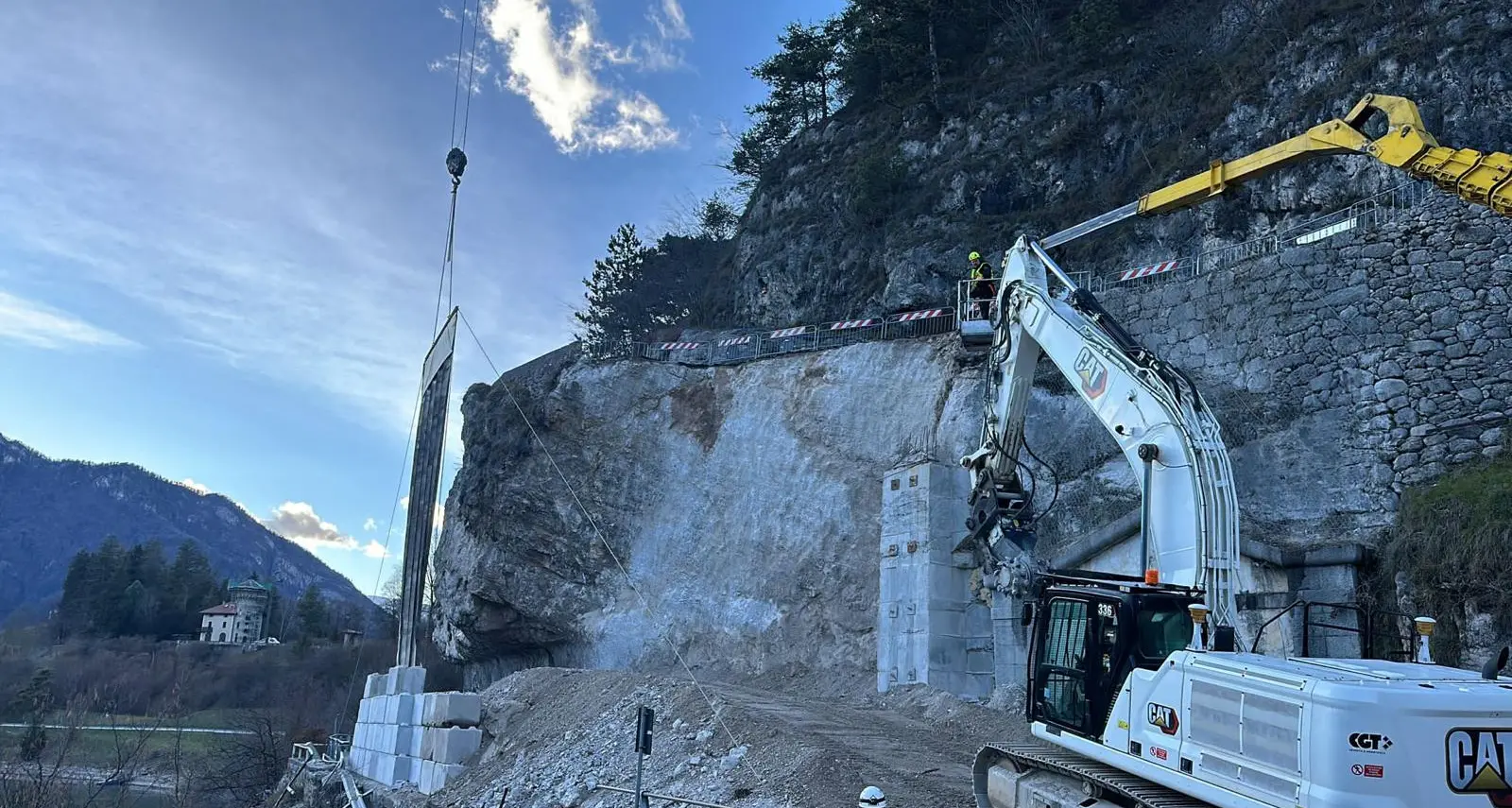 Val di Ledro, nuova frana sulla statale 240 nel cantiere di Mezzolago