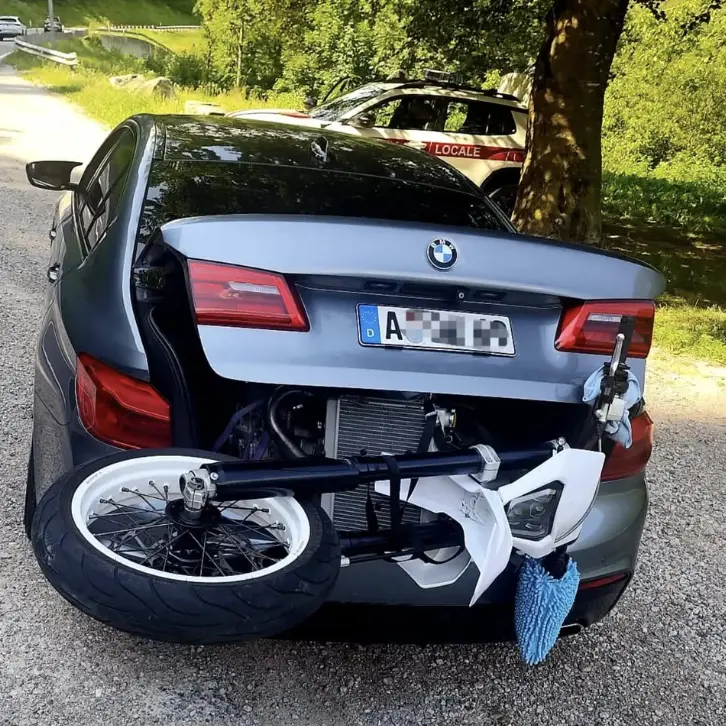 Moto nel bagagliaio, la multa durante un controllo nelle Giudicarie