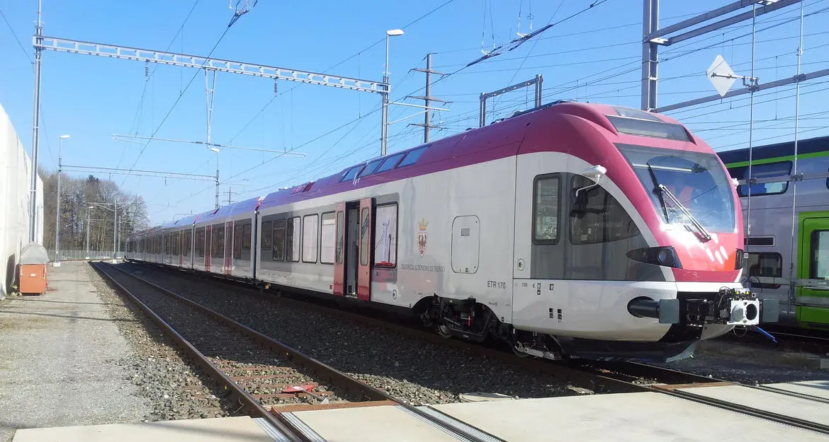 Ferrovia Trento-Bassano, circolazione interrotta per sei ore: arrivano i bus sostitutivi