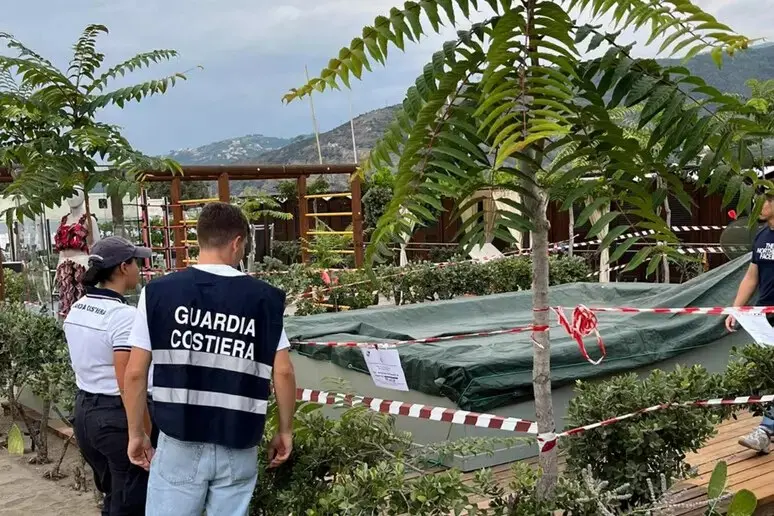 Tragedia in piscina: morta la bambina di 11 anni ricoverata al Gaslini