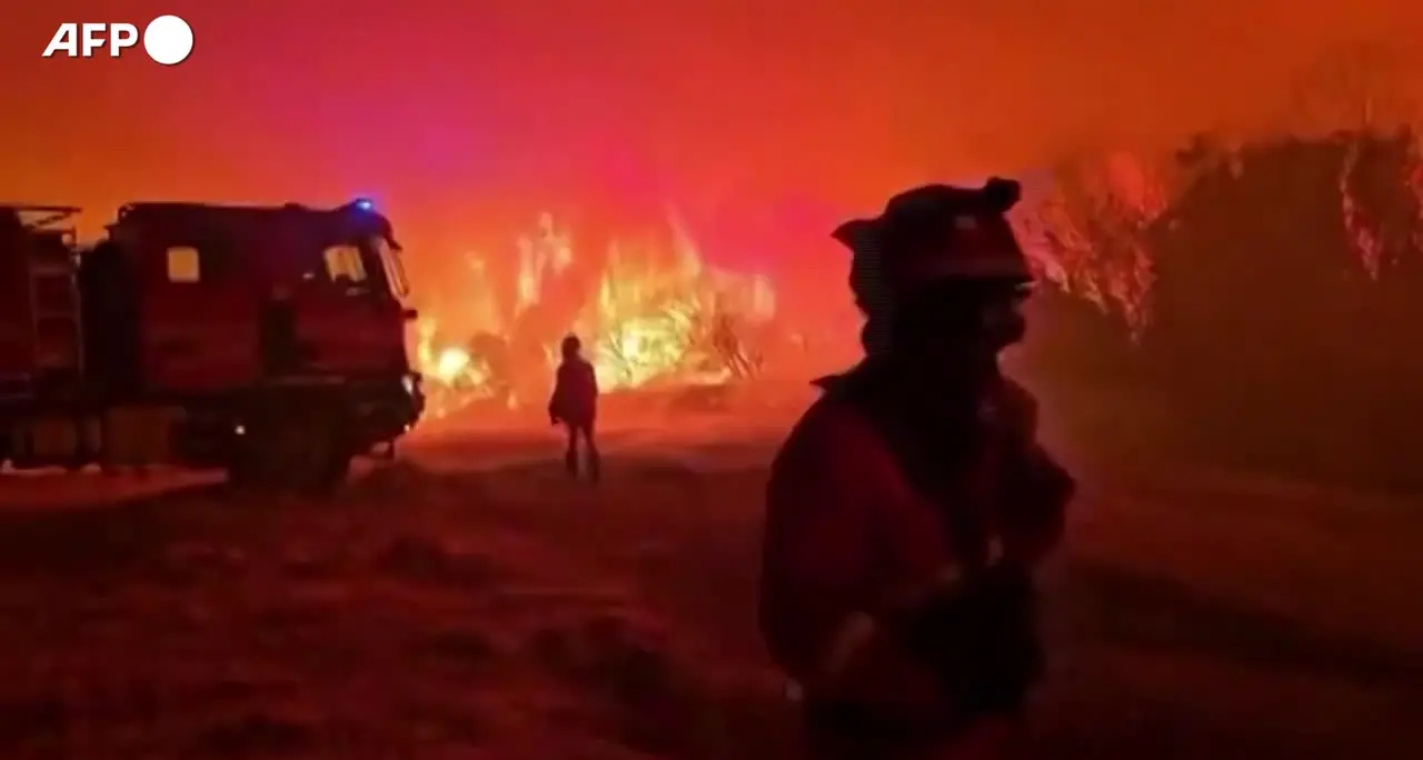 Incendio ad Aragona, mobilitato l'esercito spagnolo, bruciati oltre 12.000 ettari