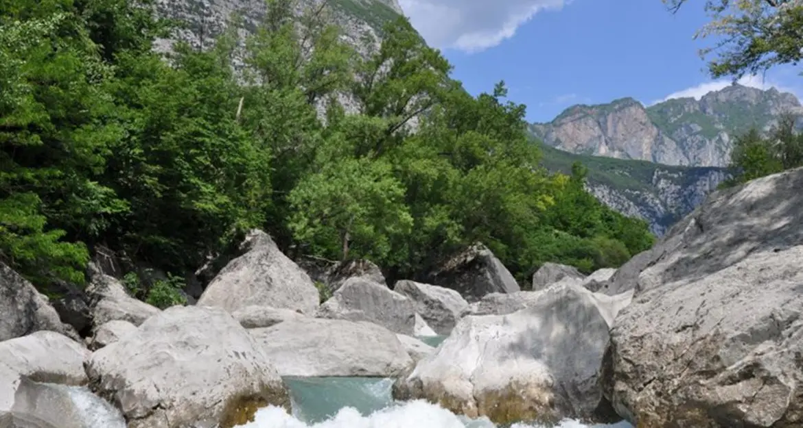 Siccità, confermata l'allerta idrica media anche in Trentino: appello a risparmiare acqua