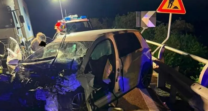 Frontale nella notte a Cadine: 28enne gravissimo