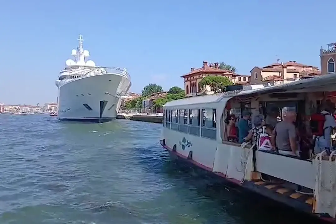 Venezia, lo yacht dell'ambasciatore Fertitta sotto sorveglianza in Riva dei Sette Martiri