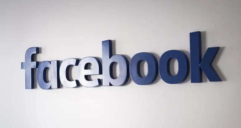 Facebook, accesso bloccato: il social in down in Italia e all'estero
