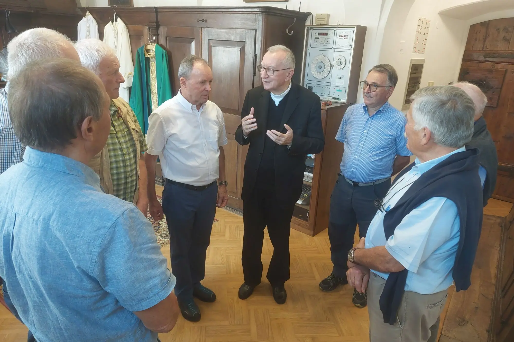 Primiero, il cardinale Pietro Parolin conclude la vacanza con la Messa a Siror