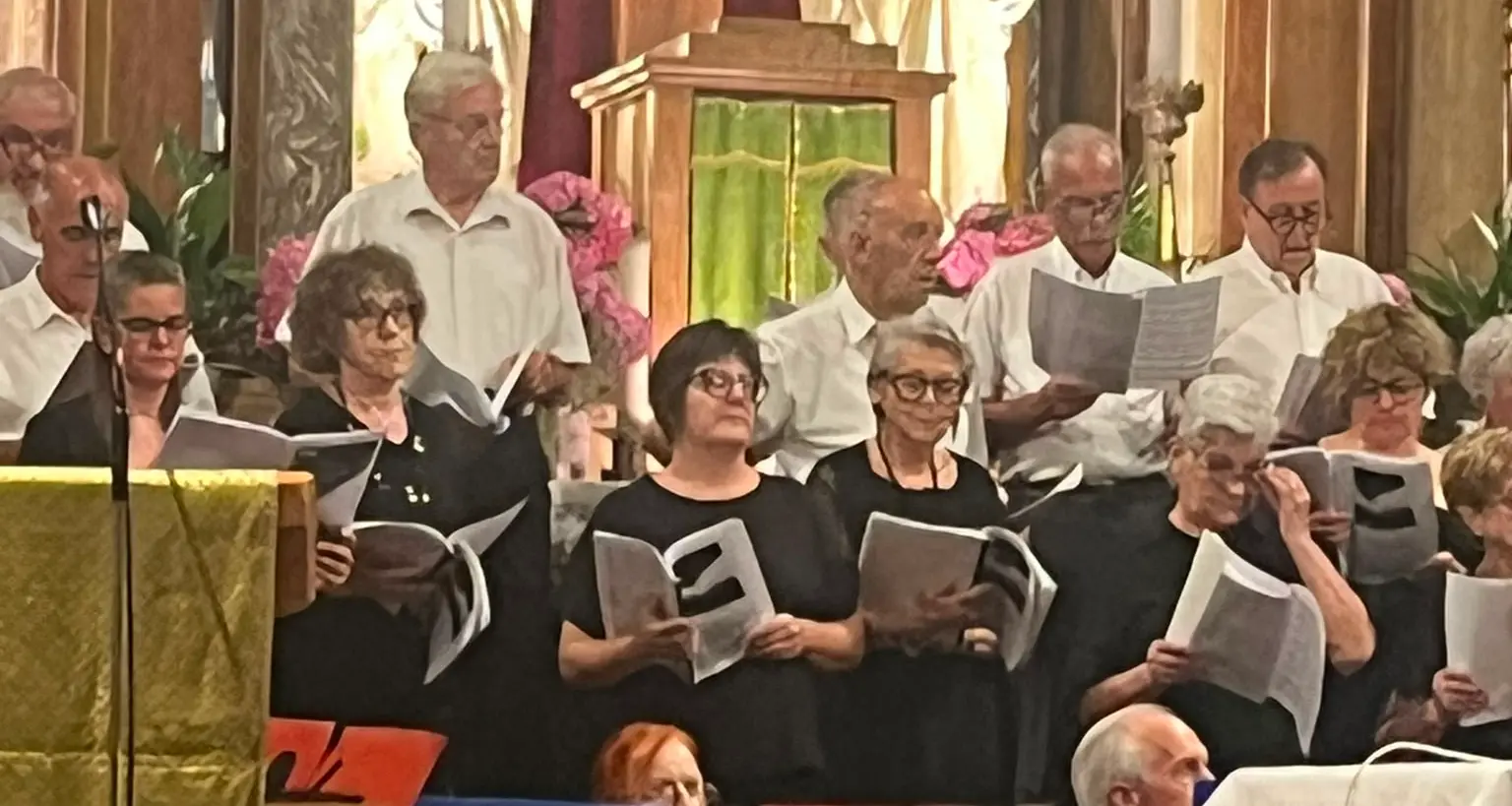 Una targa e la benedizione di papa Leone XIV per i 60 anni di don Franco