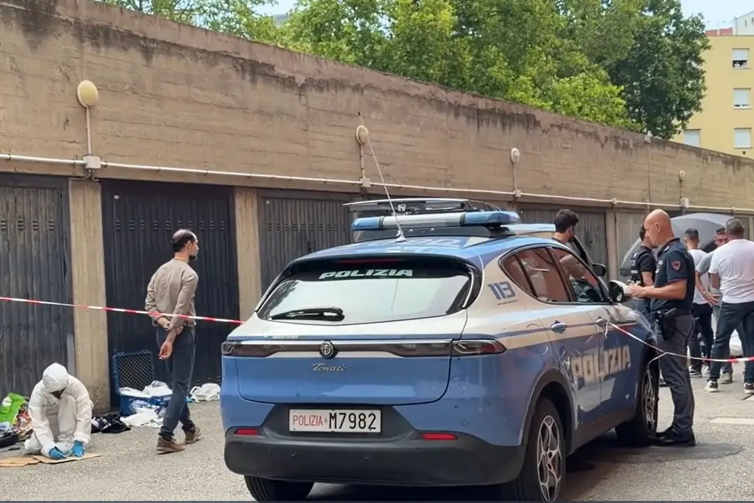 Video choc a Bologna, un uomo muore durante un intervento della polizia
